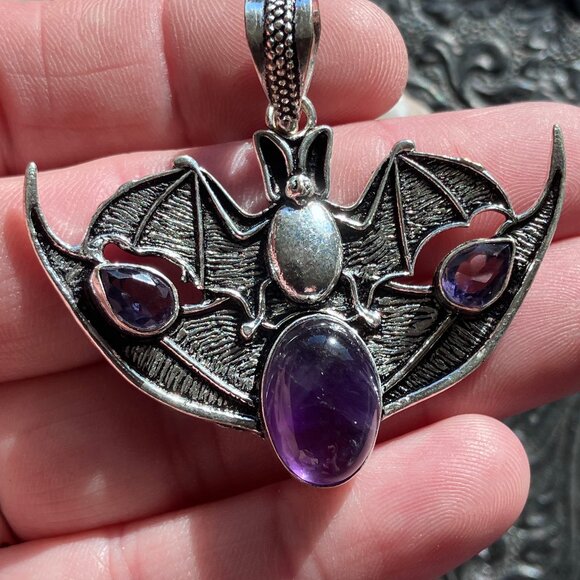 Halloween Flying Vampire Bat Amethyst Gemstone Crystal Jewelry Pendant Charm - Picture 7 of 7